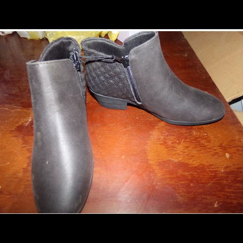 Faded Glory Black Quilted Booties sz. 7.5 NWT